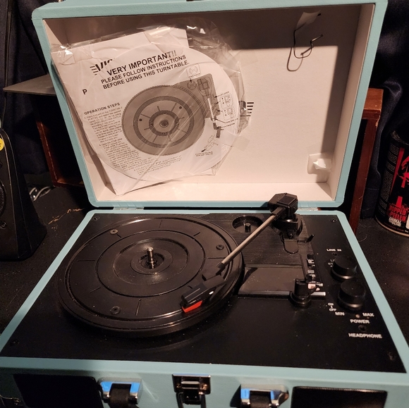 Crosley Cruiser Deluxe Turntable with Bluetooth Out, Tourmaline - Picture 2 of 2